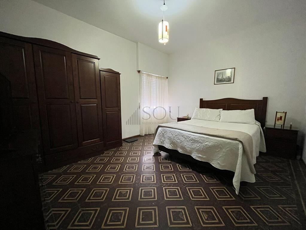 VENTA CASA ESQUINA 2 DORMITORIOS CON COCHERA – CERRO