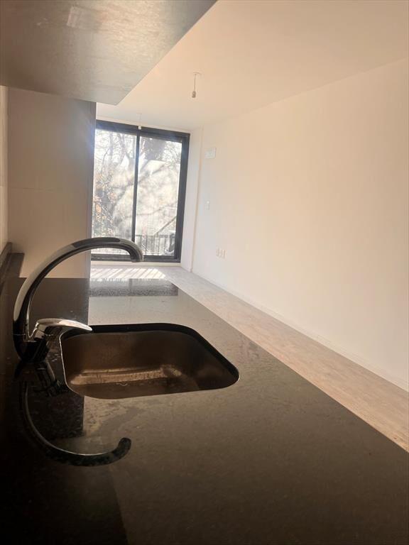 Apartamento de 1 dormitorio al frente a pasos del Shopping