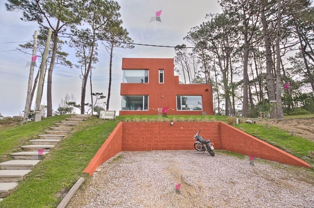Moderna casa en Montoya