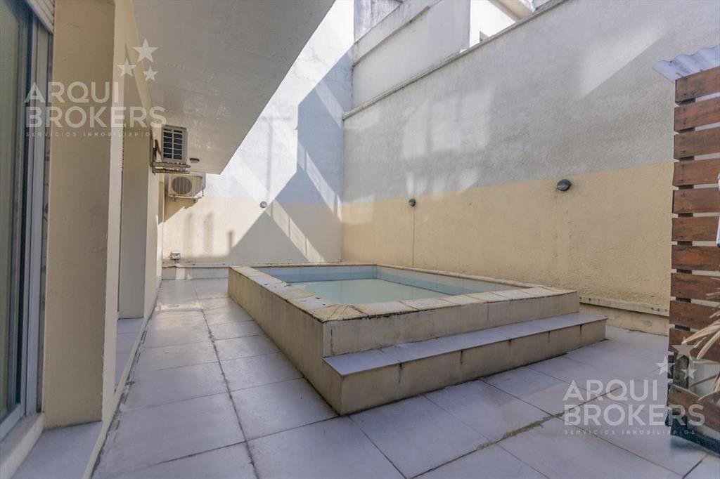 Apartamento de 3 dormitorios en venta en Rambla de Malvín c