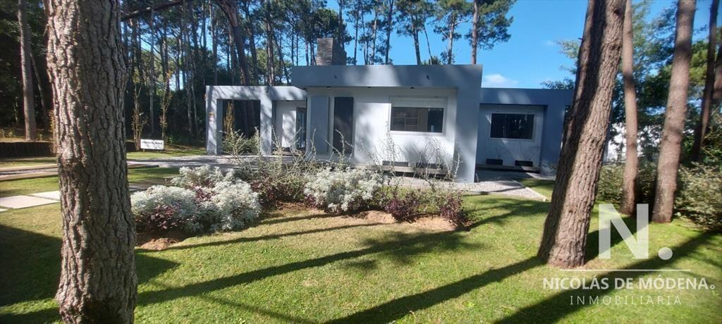 Venta casa en barrio Burnett, Maldonado. Playa mansa
