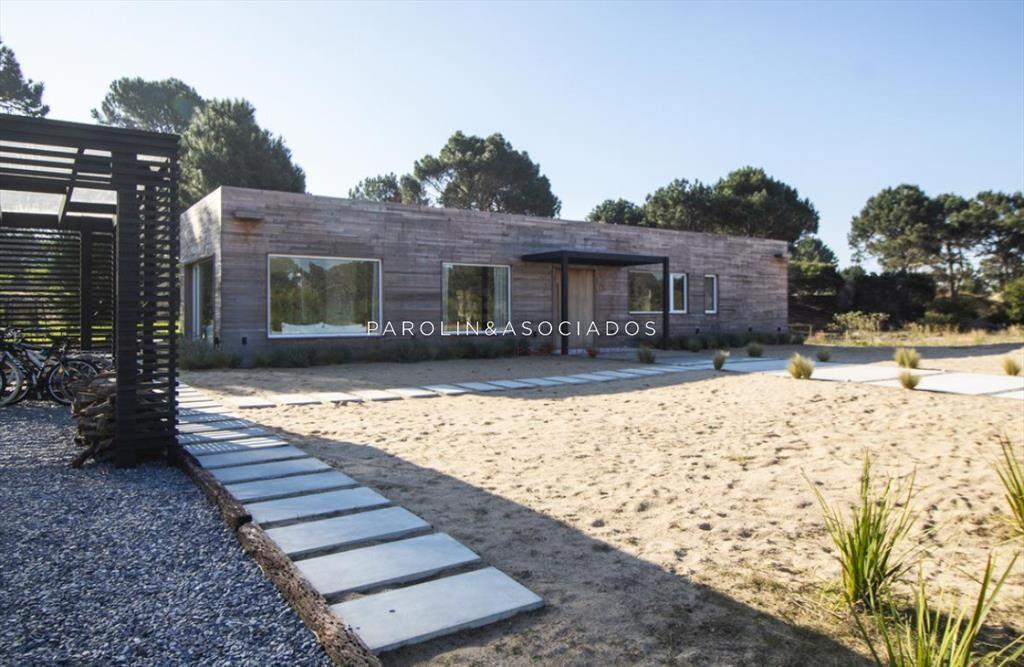 Casa en Venta de 3 Dormitorios en Laguna Escondida