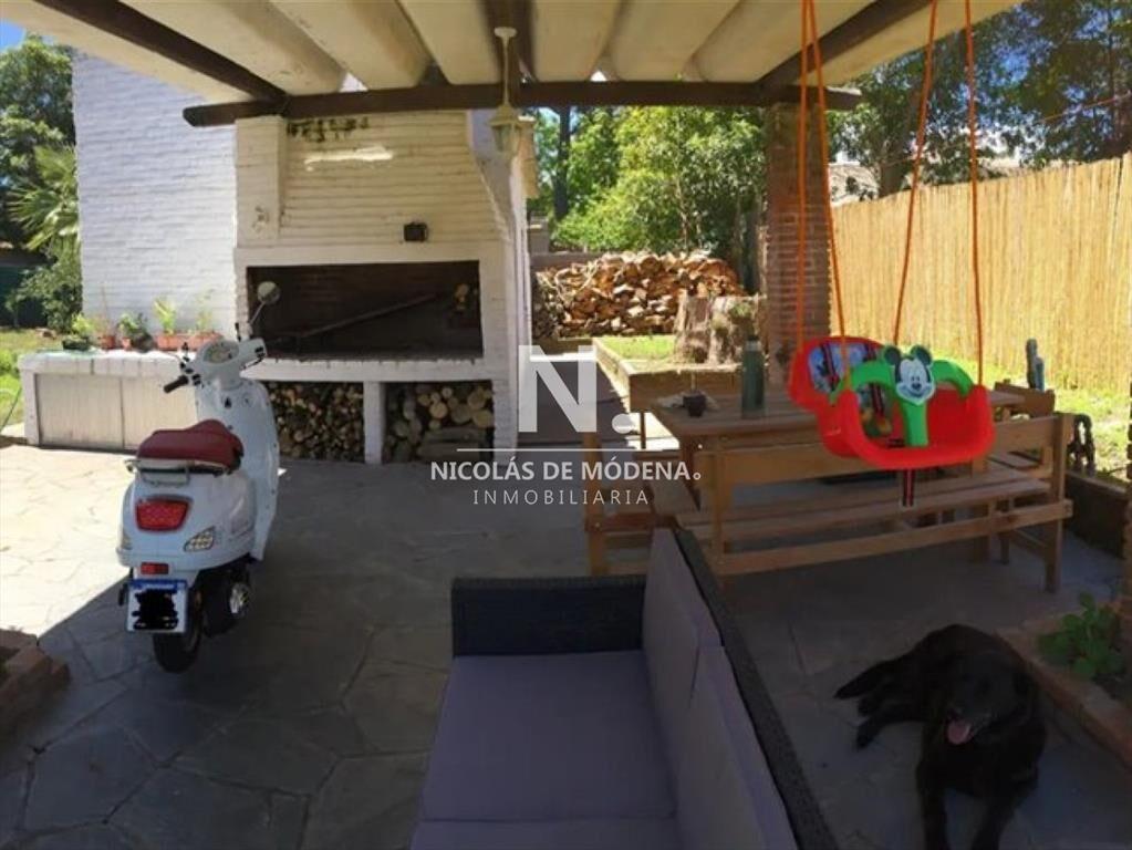 Vende casa en Pinares, cercania a la playa de 3 dormitorios