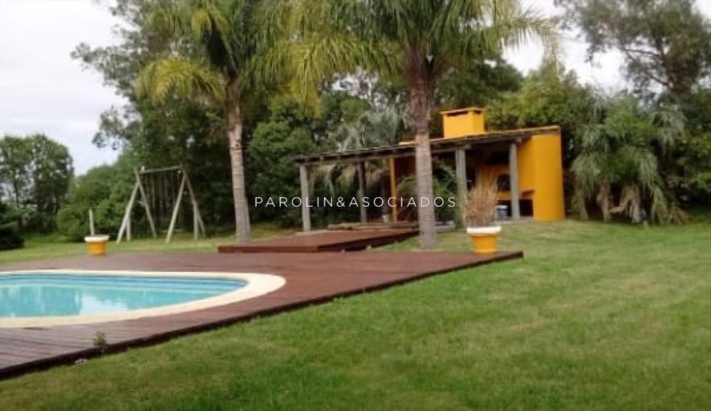 CHACRA EN VENTA DE 5 DORMITORIOS EN LA BARRA