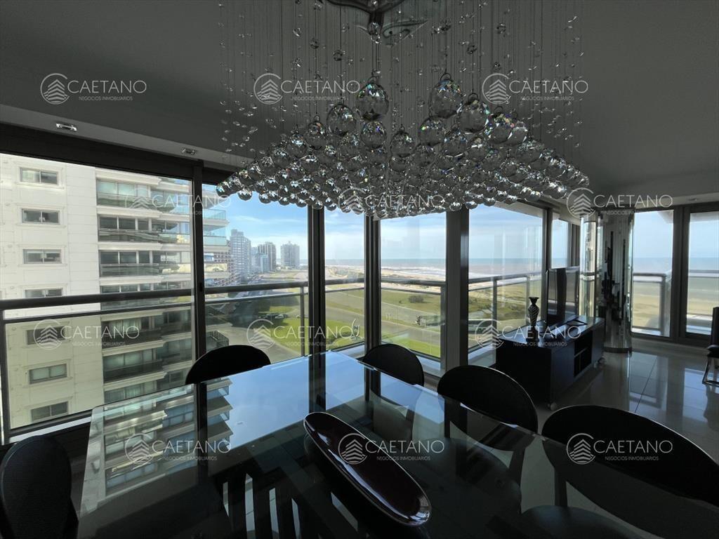 Venta apartamento de 3 dormitorios, Playa Brava