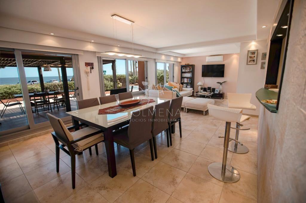 Apartamento en primera línea con vista y piscina