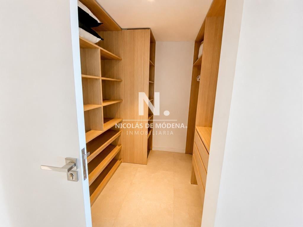 Departamneto de 4 dormitorios en venta frente al
