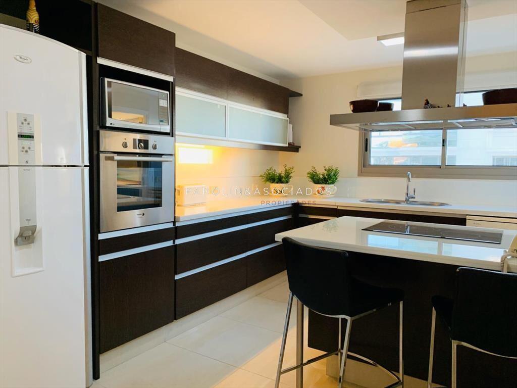 Apartamento de 4 dormitorios en venta en torre
