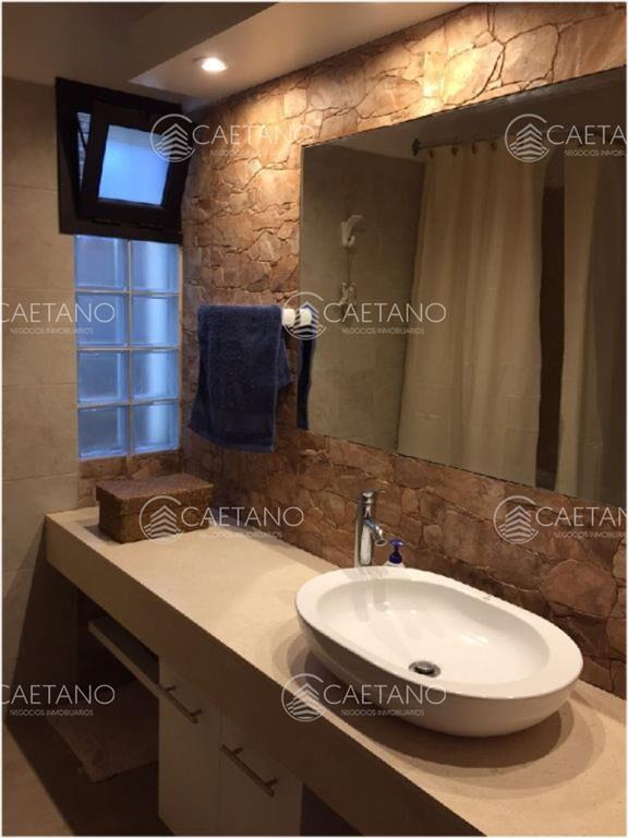 ALQUILO CASA CON CAPACIDAD PARA 8 PERSONAS EN DEL