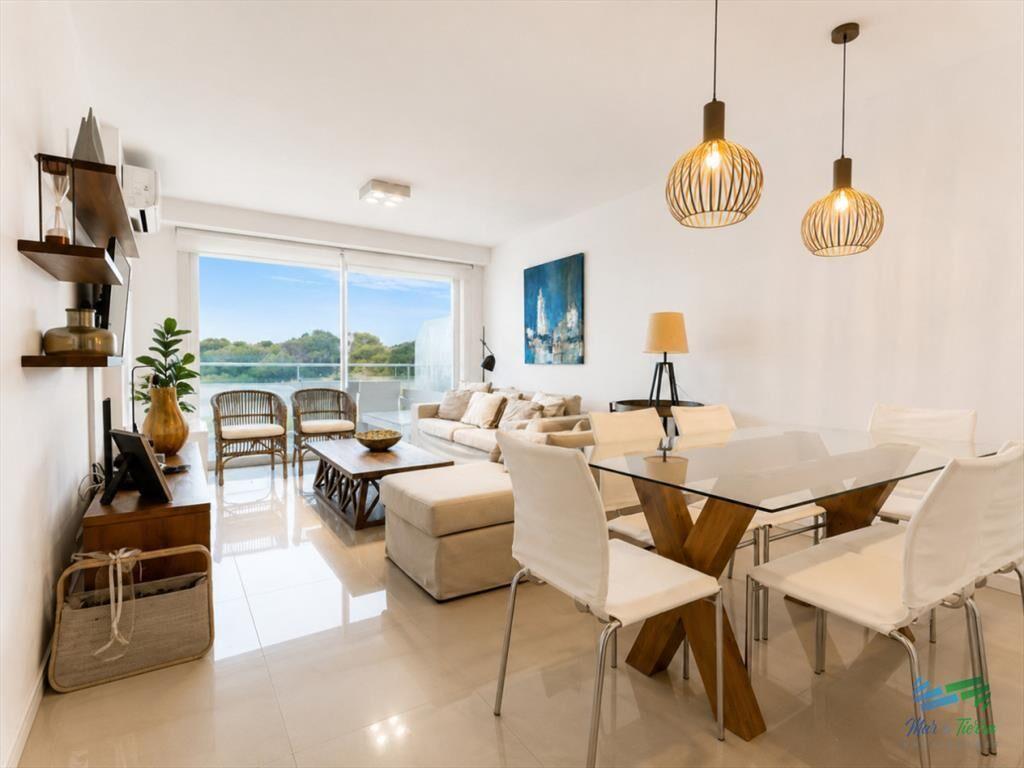 Apartamento moderno de 3 Dormitorios frente al mar en Playa