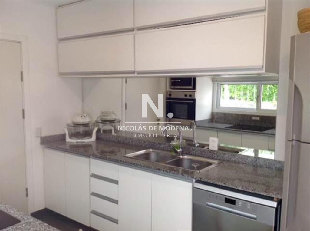 Excelente casa de 4 dormitorios en Montoya