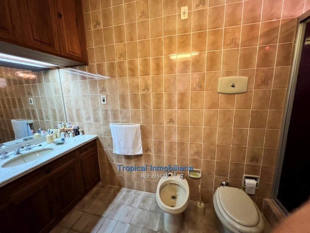 VENTA DE CASA 3 DORMITORIOS EN CARRASCO NORTE GRAN TERRENO