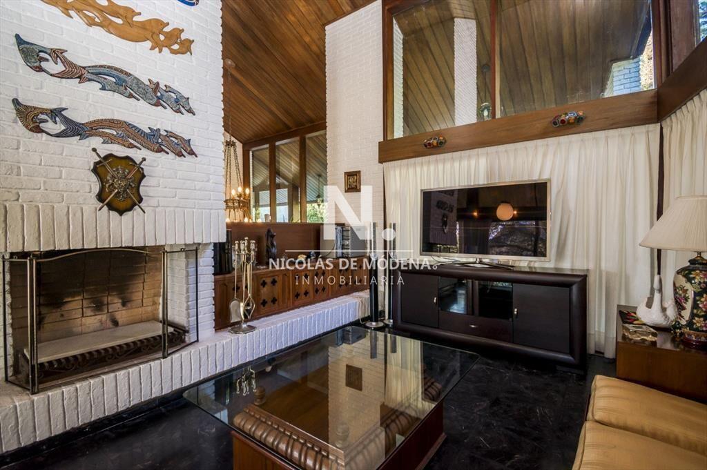 En venta casa de 4 dormitorios en suite en Punta