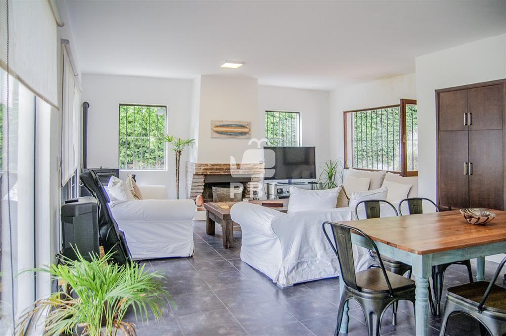 Excelente chalet de 5 dormitorios en venta a de -