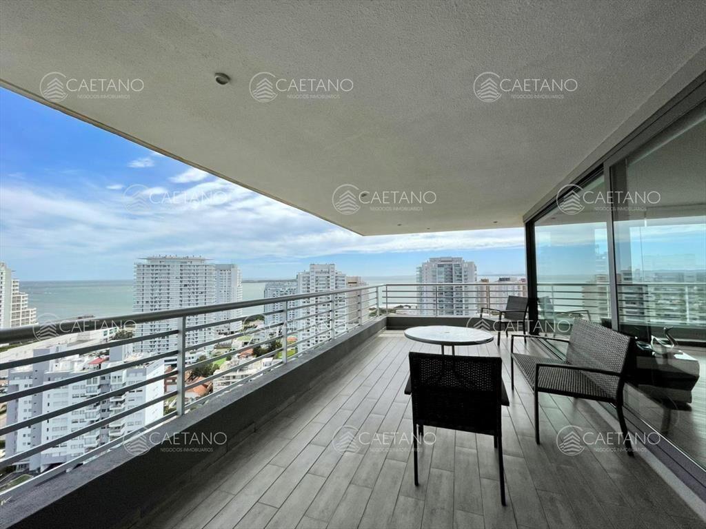 Excepcional apartamento de 4 dormitorios en piso