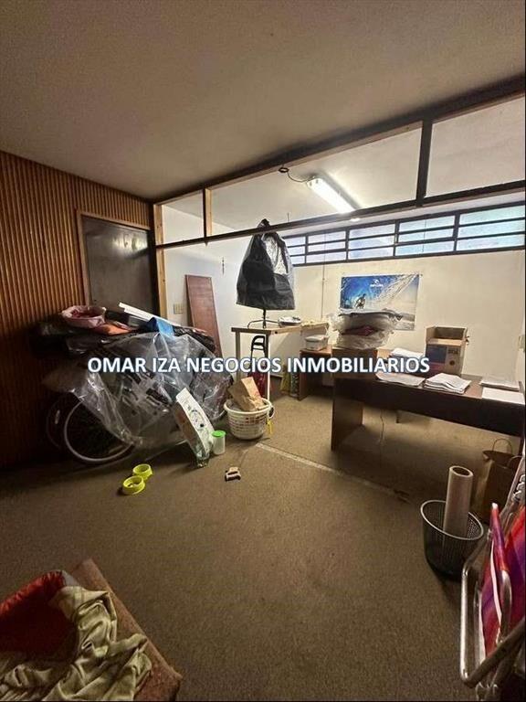 Venta casa La Blanqueada, esquina sobre Av Italia.