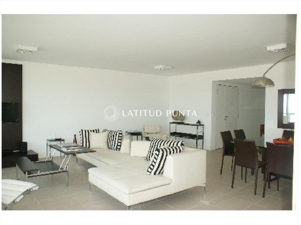 Apartamento en Le Parc, 3 suites más dependencia