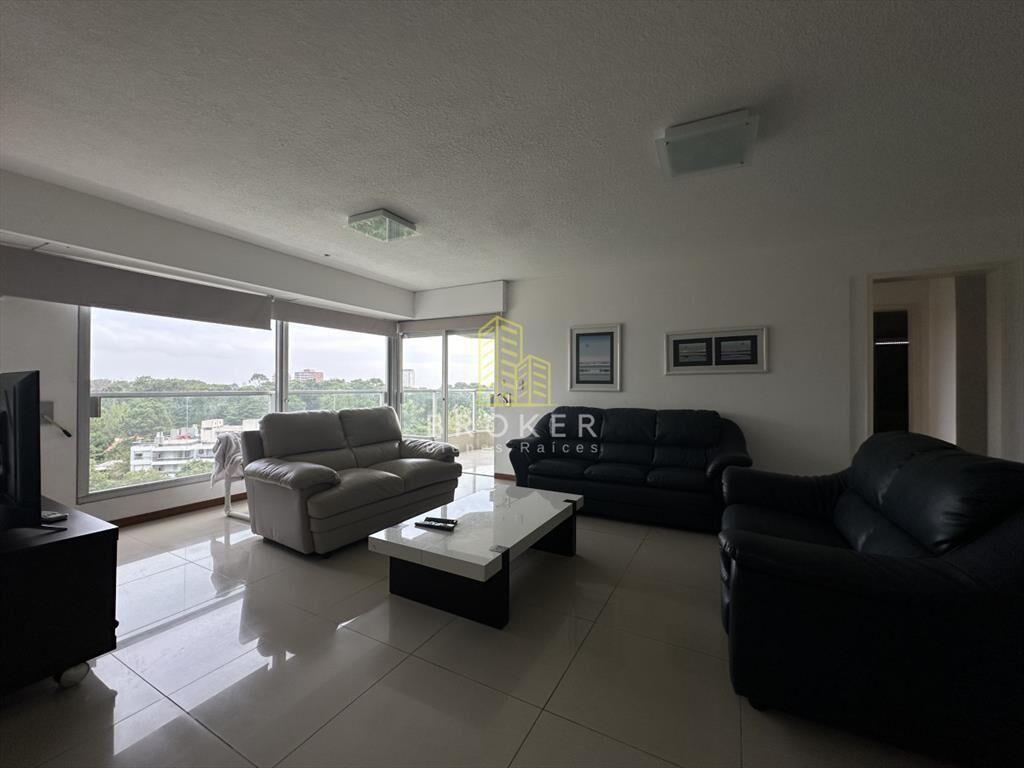 Alquiler anual de apartamento de 3 dormitorios