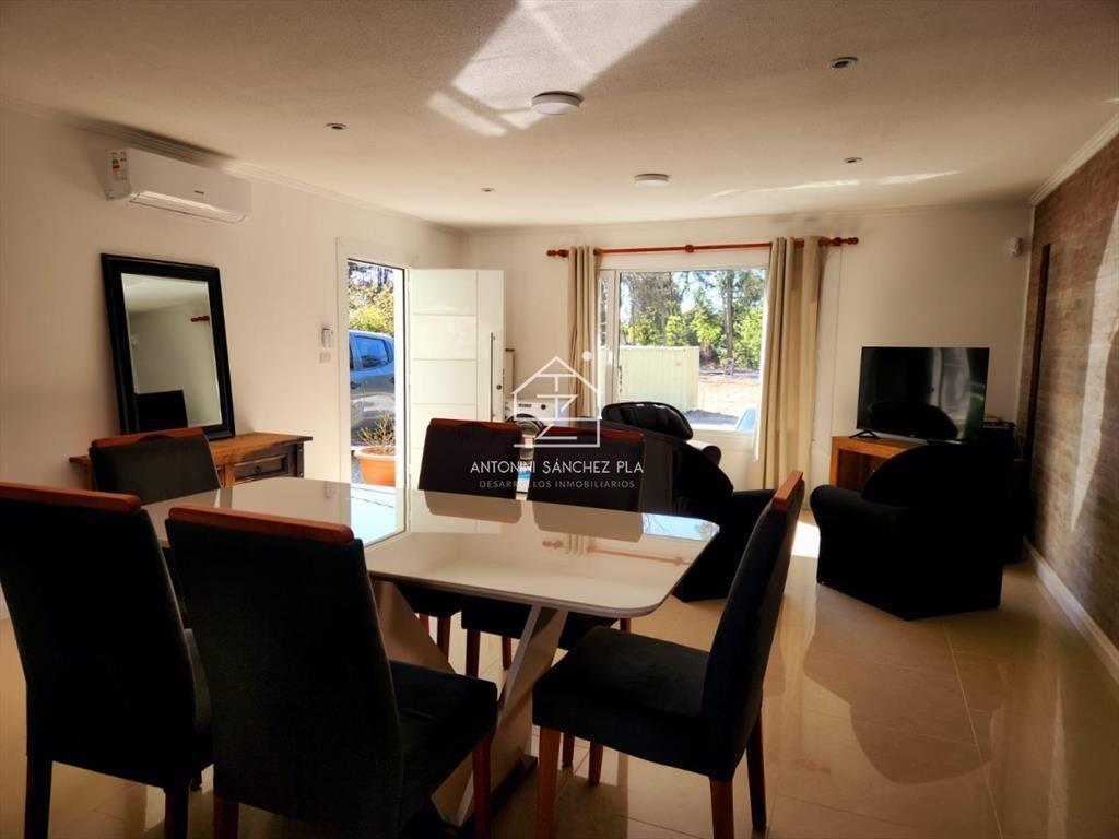 Vende Casa de 3 Dormitorios en Parque Burnett, con espacios