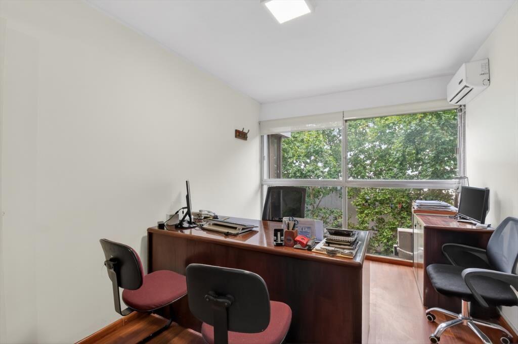 Venta de Oficina Centro con Garaje