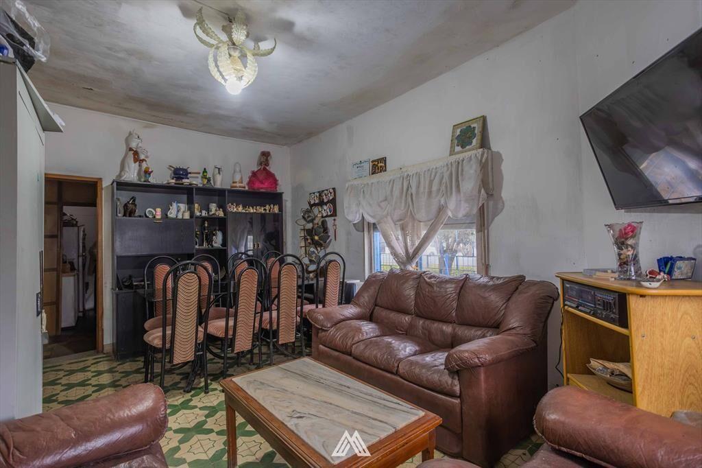 VENTA CASA 2 DORMITORIOS MAS GALPON LAS PIEDRAS
