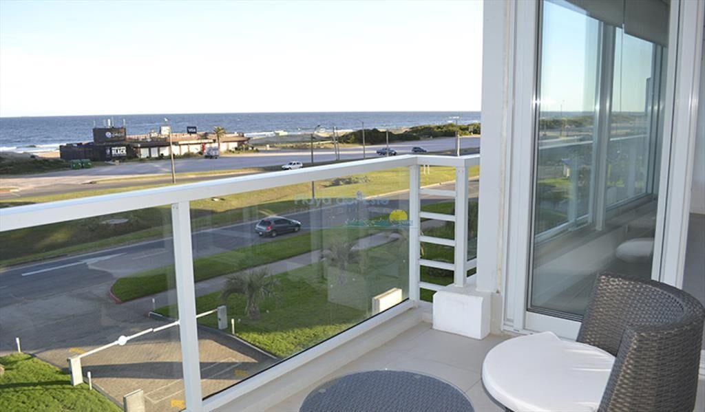 Apartamento de 2 Dormitorios en Torre Le Parc , ,