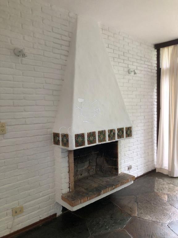 Casa ubicada en el barrio Cantegril lado del mar - Punta de