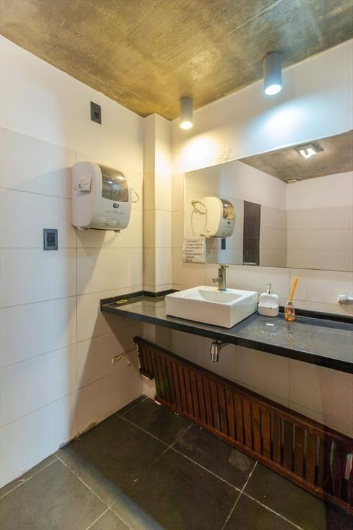 VENTA DEPOSITO Y LOCAL COMERCIAL EN VILLA MUNOZ