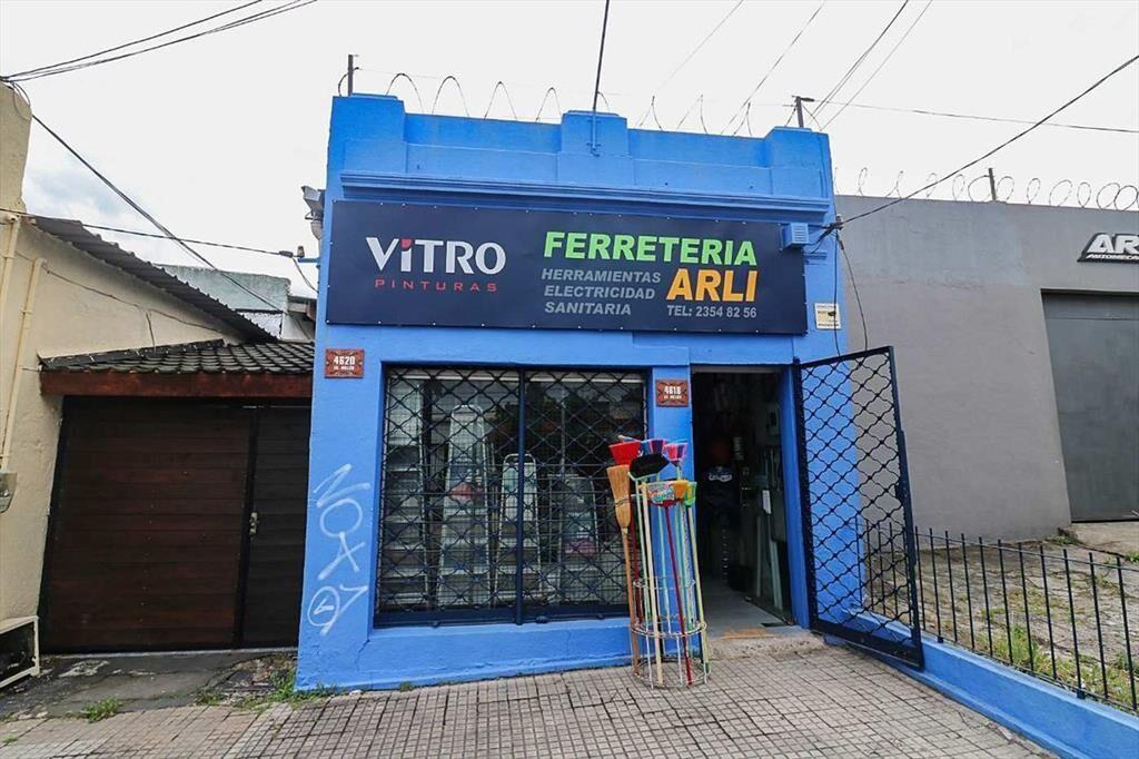Venta Llave y local de Ferretería en Sayago