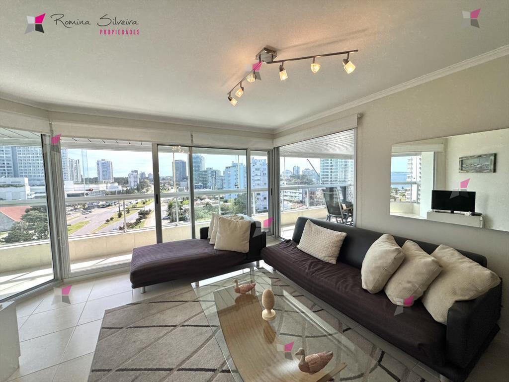 Exclusivo apartamento 3 Dormitorios mas serv ,