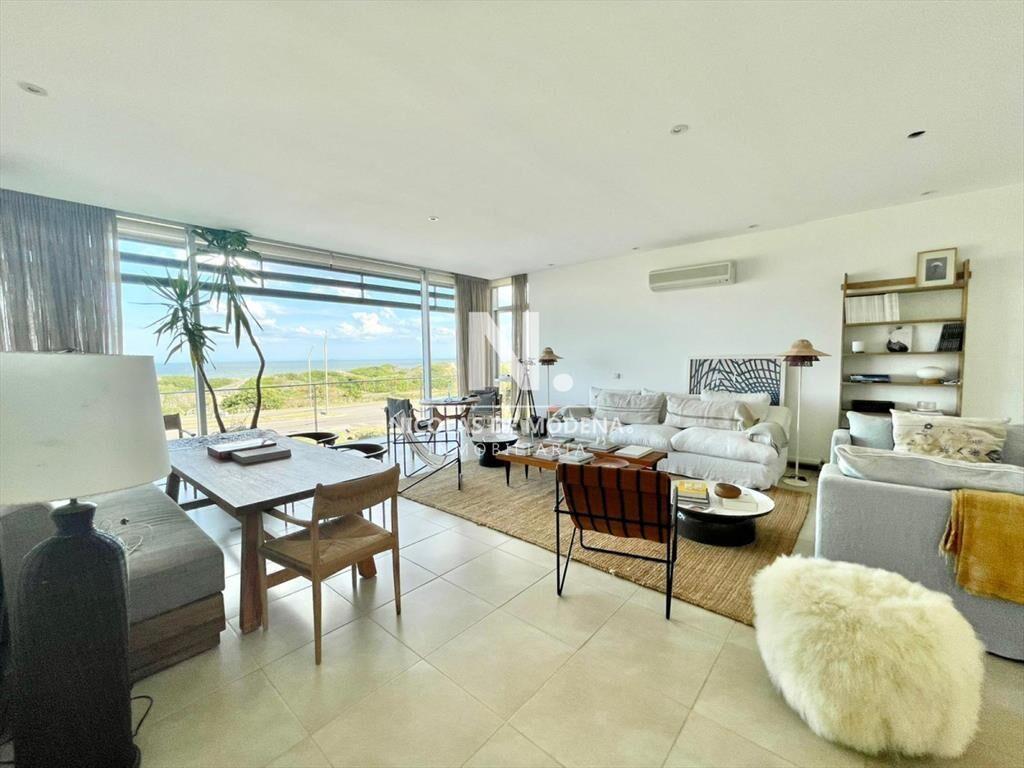 Apartamento en Alquiler Playa Brava Primera Fila