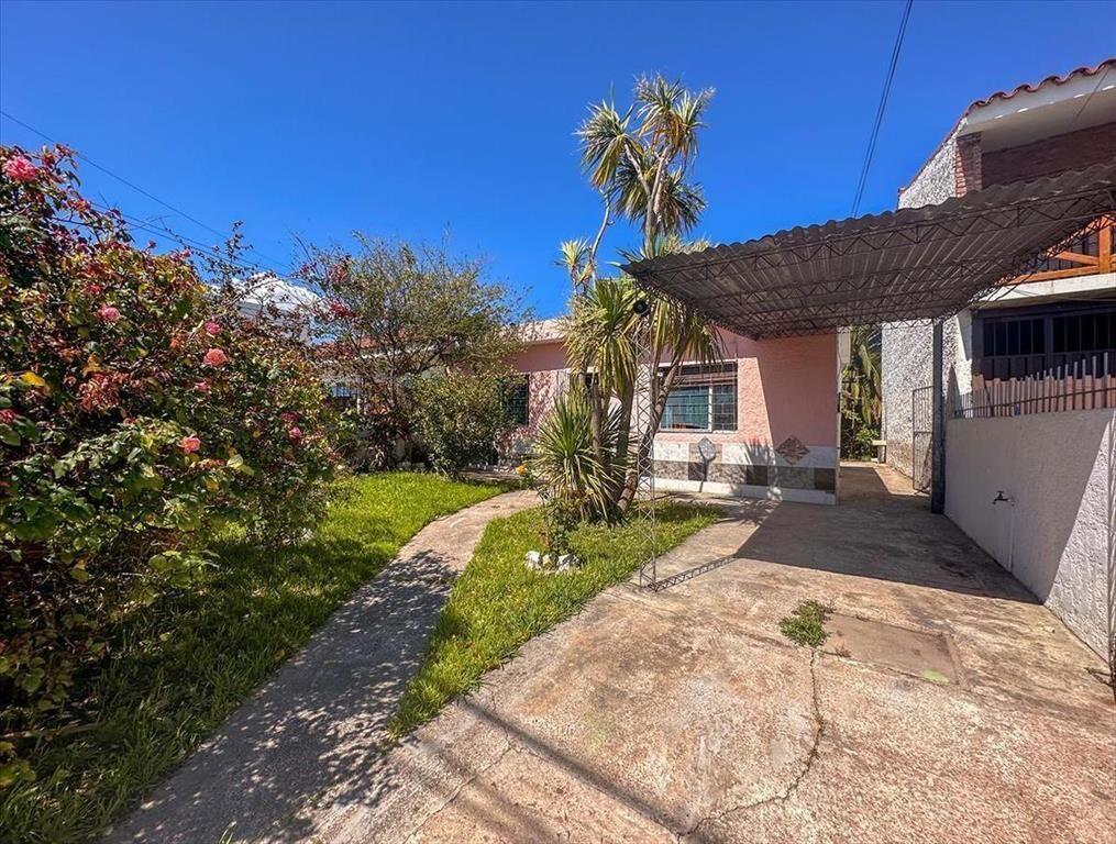 Venta de casa 3 dormitorios, 2 baños, estac. Padrón Único