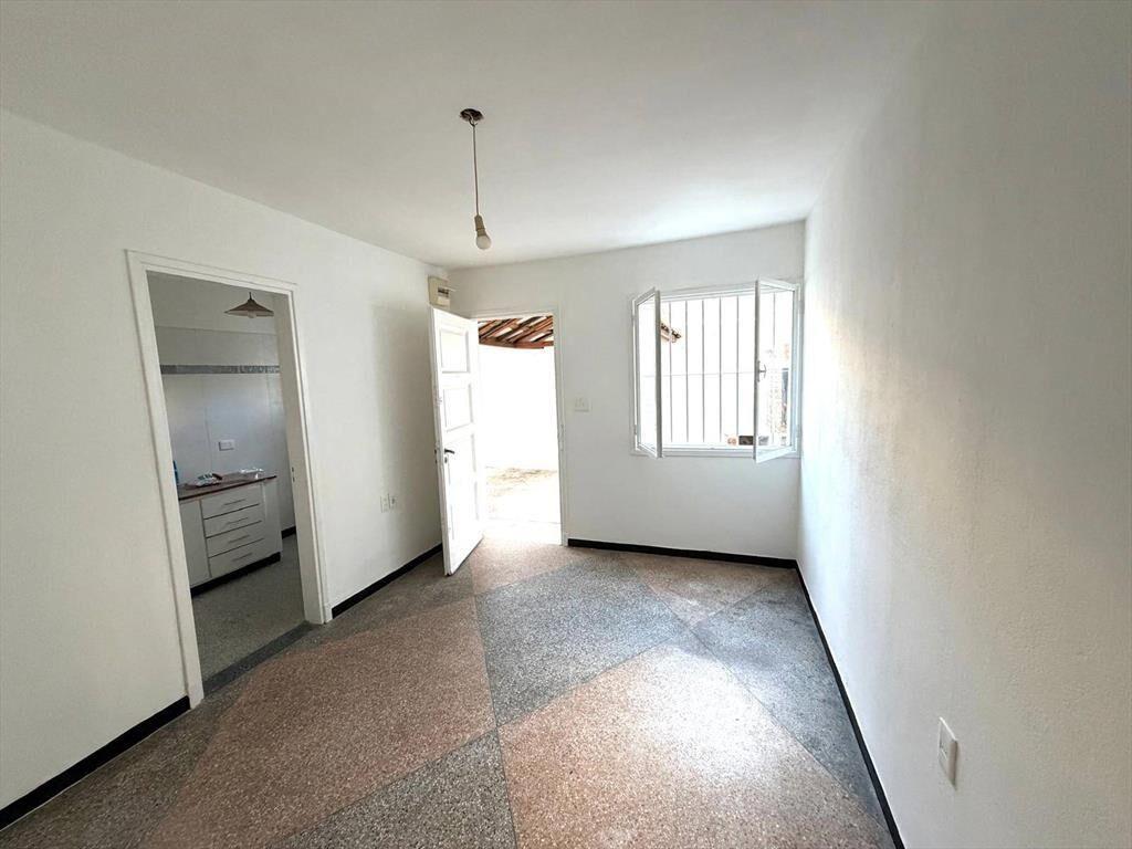 Alquiler de Casa en Mateo  Vidal con 1 dormitorio y garaje e