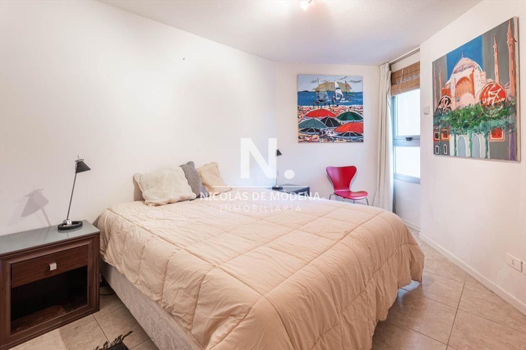 Vende apartamento de 3 dormitorios, en Brava del