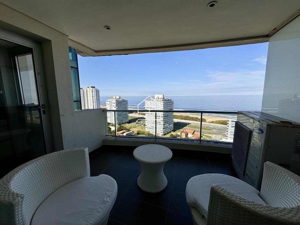 Venta Apartamento 3 dormitorios 4 baños Punta