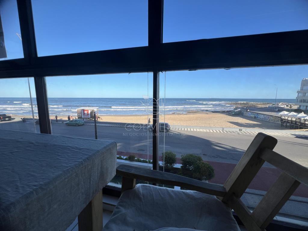 EXCELENTE OPORTUNIDAD! Apartamento de 3 frente al