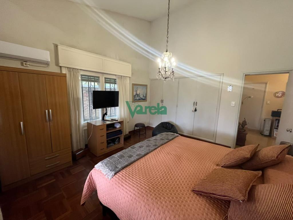 Residencia 3 dormitorios, 3 baños en Atlantida