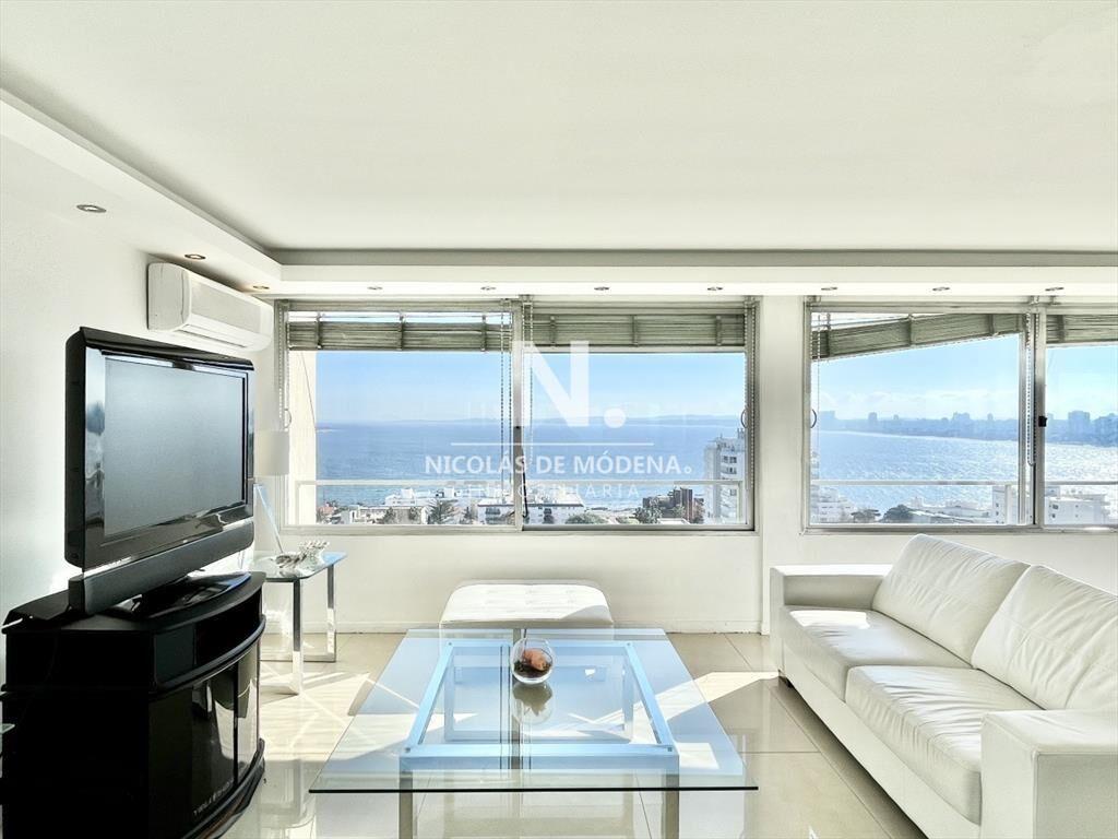 Vende apartamento de 3 dormitorios con excelente