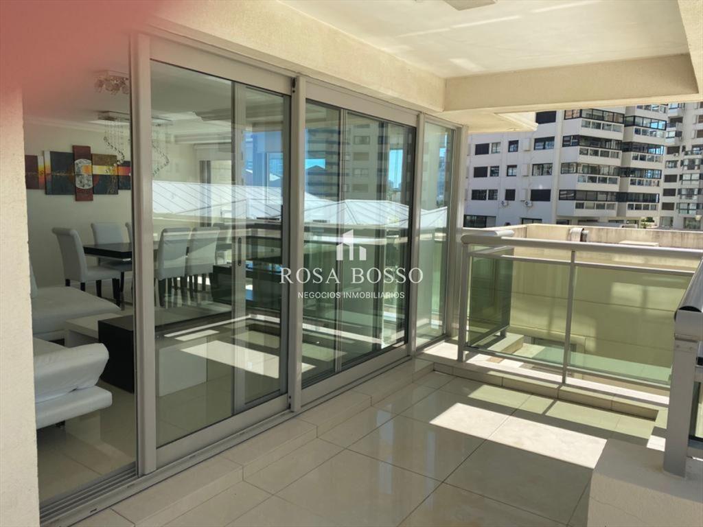Apartamento 2 dormitorios 3 baños garaje Punta