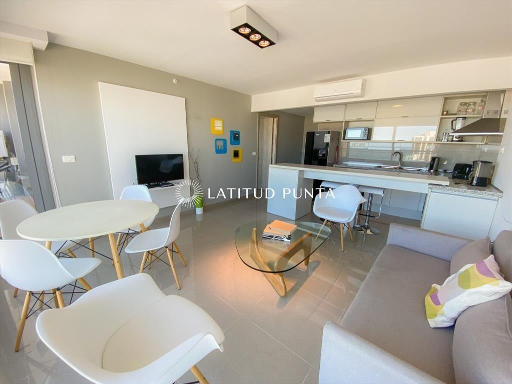 Piso alto en Brava, 1 dormitorio con vestidor, edificio Oni