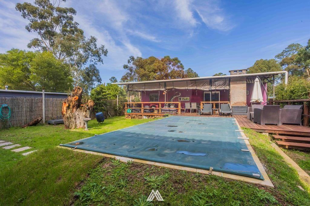 VENTA DOS CASAS CON PISCINA EN GUAZUVIRA