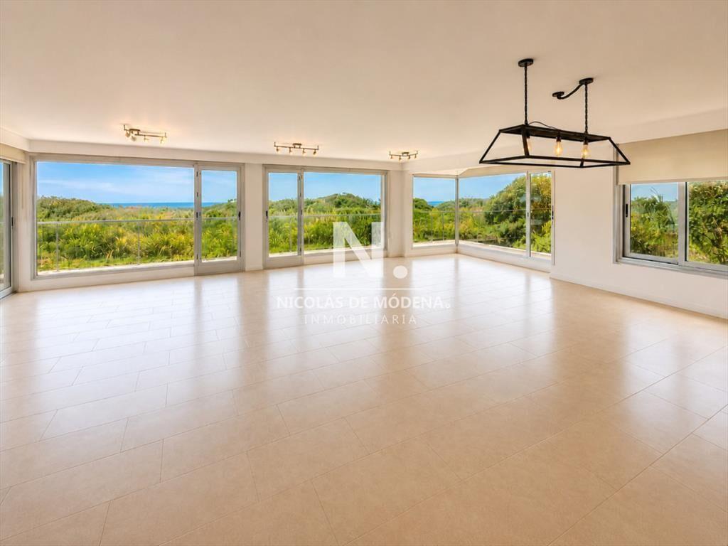 En venta apartamento con parrillero propio de 3 y