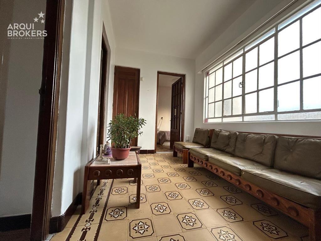 Casa de tres dormitorios en venta en Punta Carretas con gar