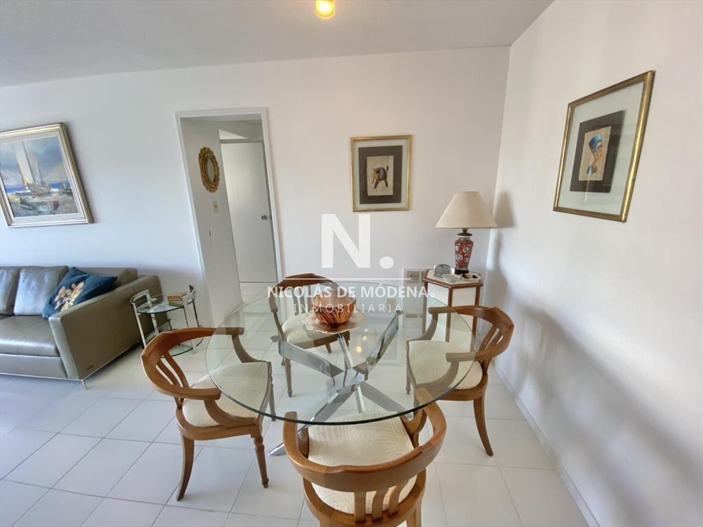 Vende apartamento de 2 dormitorios en Apartamento