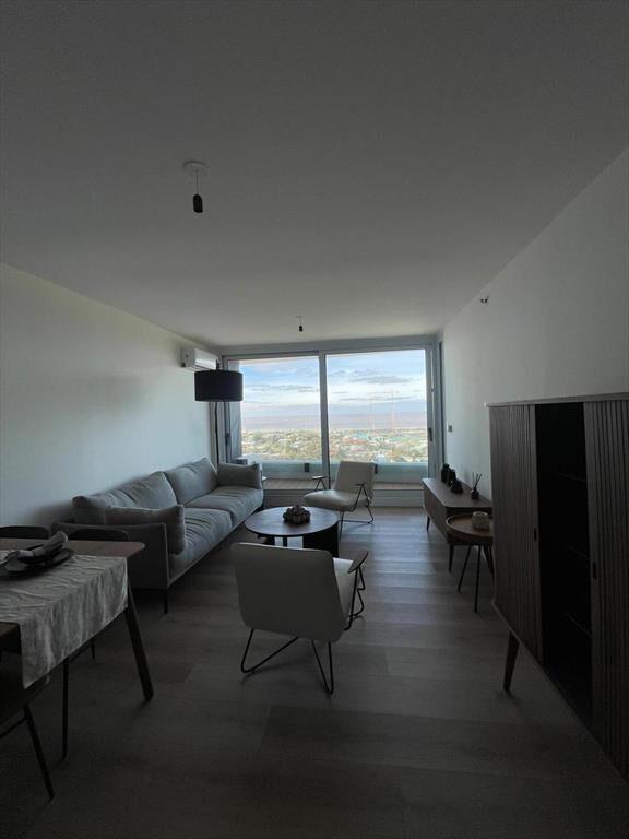 Apartamento en venta,3 dormitorios,2 baños, amplio balcón c