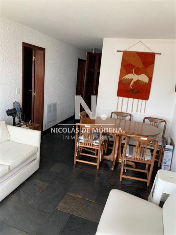 Apartamento de 1 dormitorio ubicado en un en de