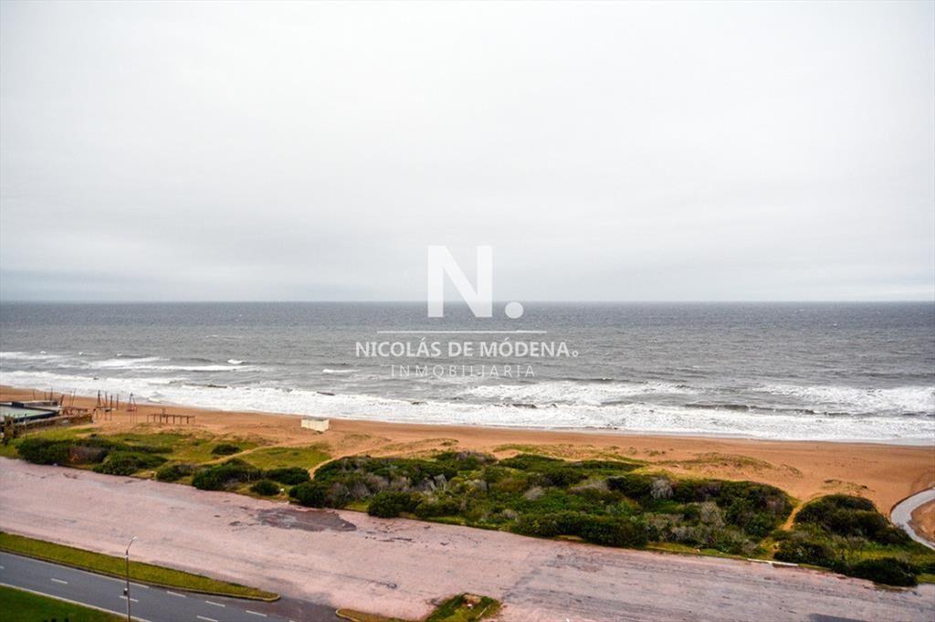 Departamento frente al mar de 3 dormitorios en