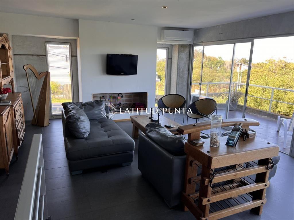 Venta de casa 3 dormitorios en Punta Piedras,