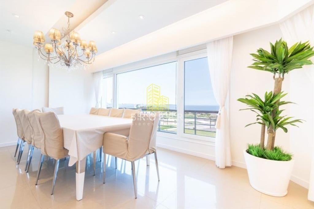 Venta Apartamento 4 dormitorios Playa Mansa Punta