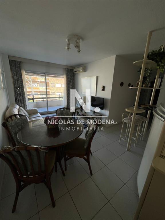 Muy lindo apartamento, con amplia terraza, garage